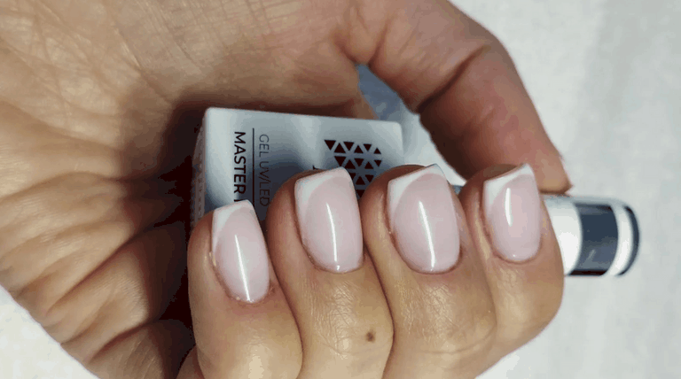 Soins des mains - Manucure Russe