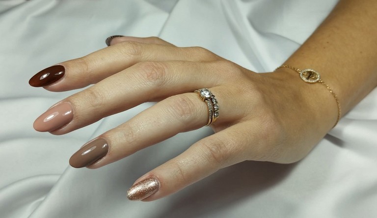 Les soins des mains Manicure Pedicure