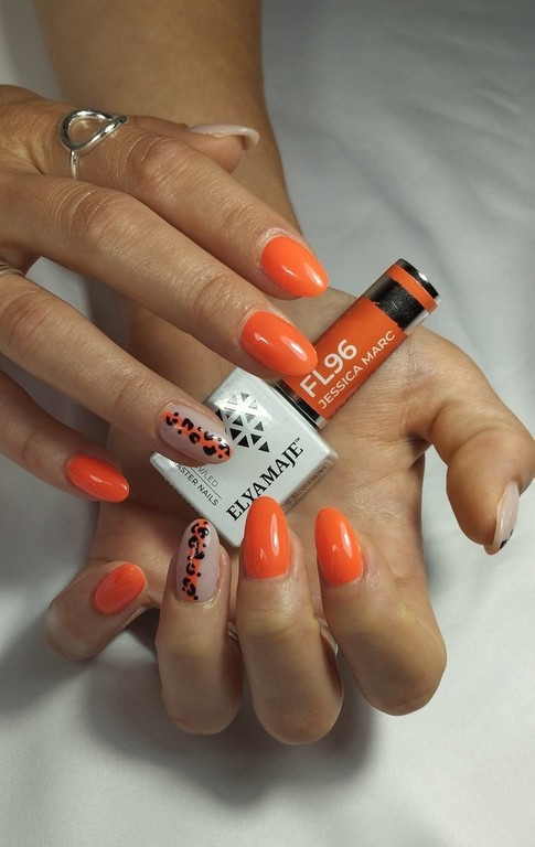 Les soins des mains Manicure Pedicure