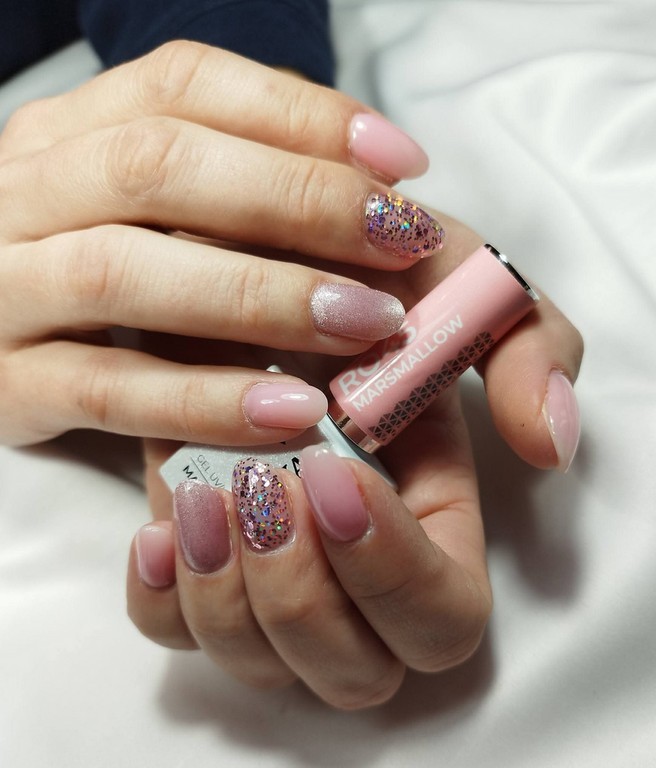 Les soins des mains Manicure Pedicure