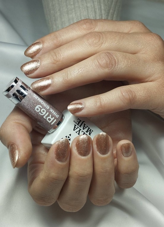 Les soins des mains Manicure Pedicure