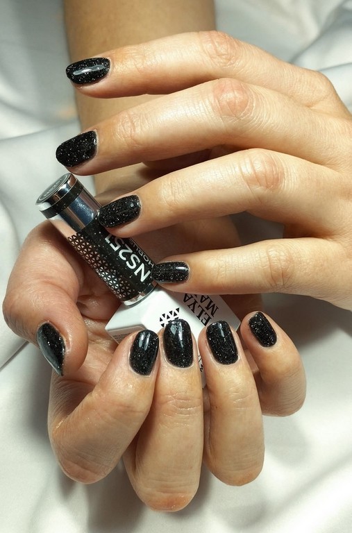 Les soins des mains Manicure Pedicure